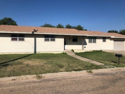 316 Hillcrest Ave, Dalhart, Dallam, Texas, United States 79022, 3 Bedrooms Bedrooms, ,1.75 BathroomsBathrooms,Single Family Home,Residential Properties,Hillcrest Ave,1298