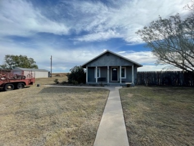 419 Rawlings, Dalhart, Dallam, Texas, United States 79022, 2 Bedrooms Bedrooms, ,1.5 BathroomsBathrooms,Single Family Home,Residential Properties,Rawlings ,1304